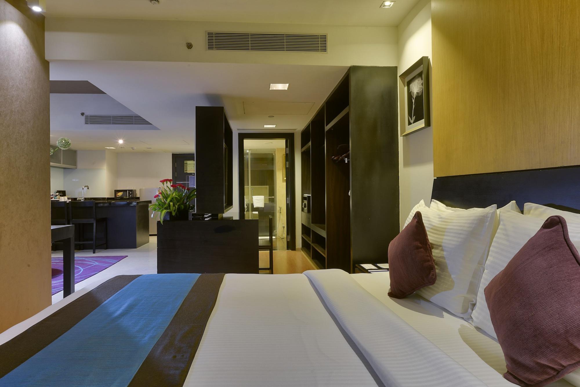 Davanam Sarovar Portico Suites Bangalore Exterior foto