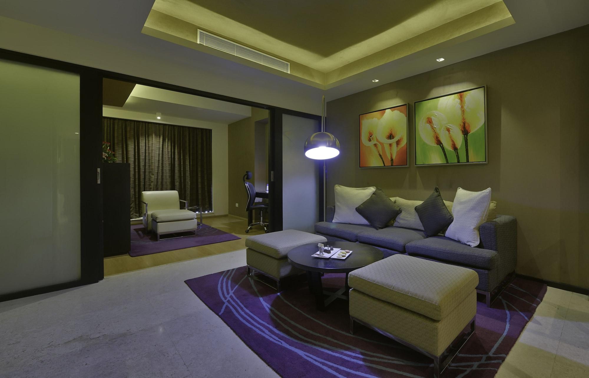 Davanam Sarovar Portico Suites Bangalore Exterior foto