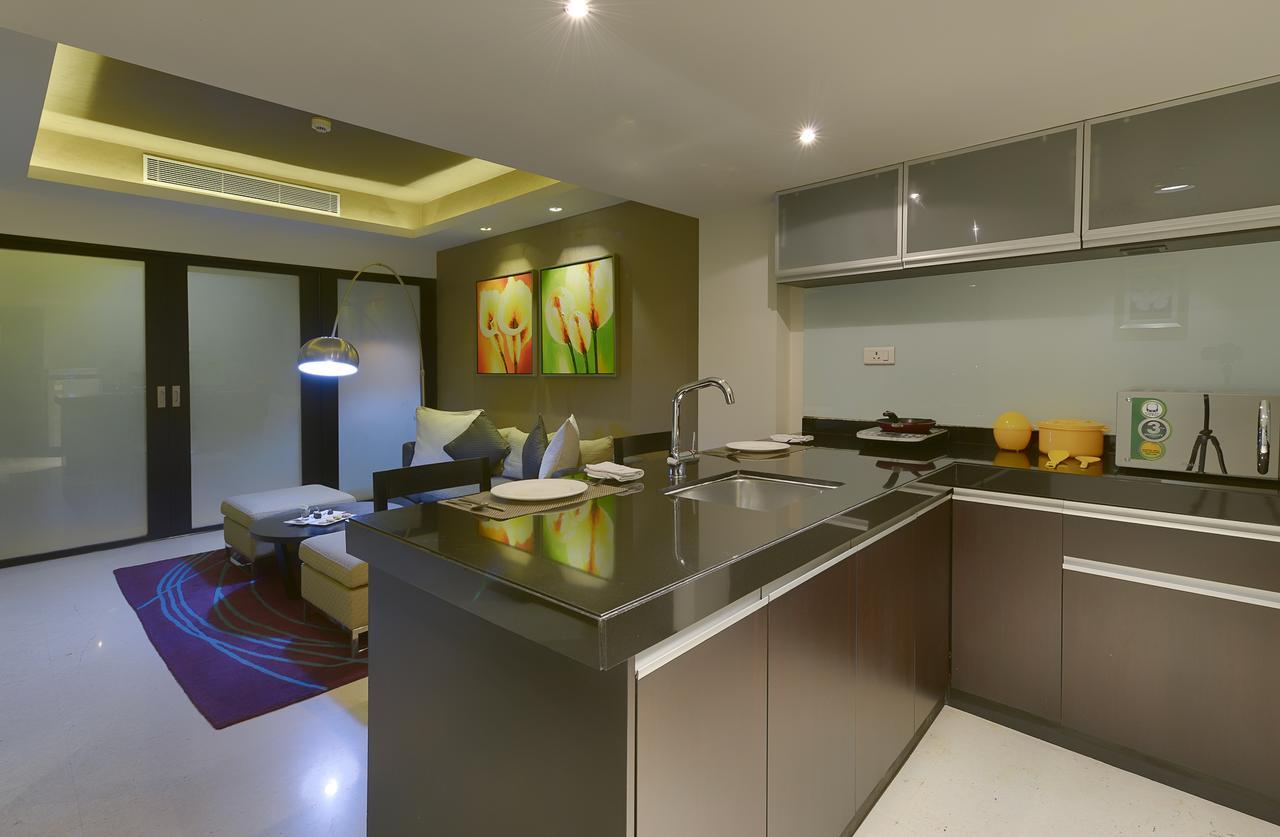 Davanam Sarovar Portico Suites Bangalore Exterior foto