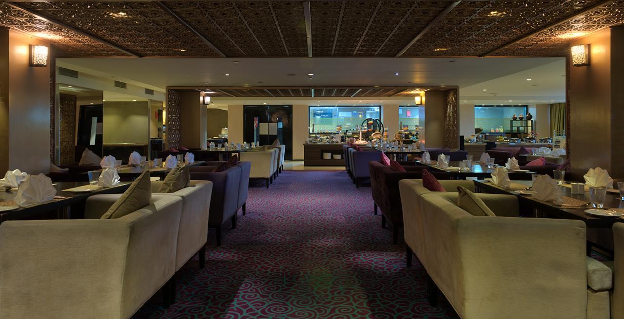 Davanam Sarovar Portico Suites Bangalore Exterior foto