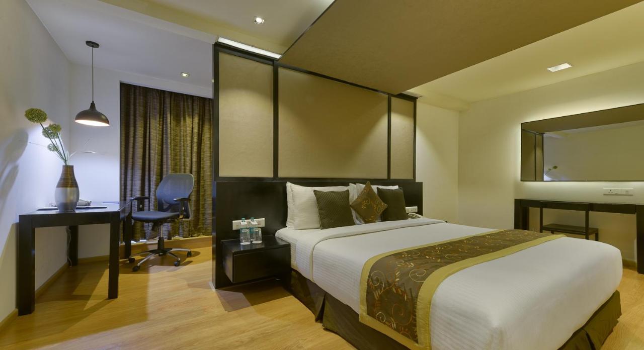 Davanam Sarovar Portico Suites Bangalore Exterior foto