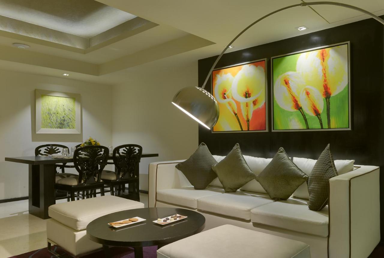 Davanam Sarovar Portico Suites Bangalore Exterior foto